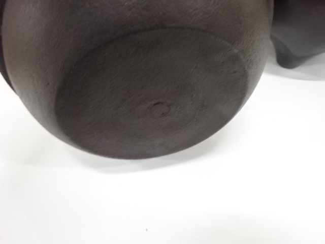  釜師　弥右衛門造　唐銅　鬼面風炉